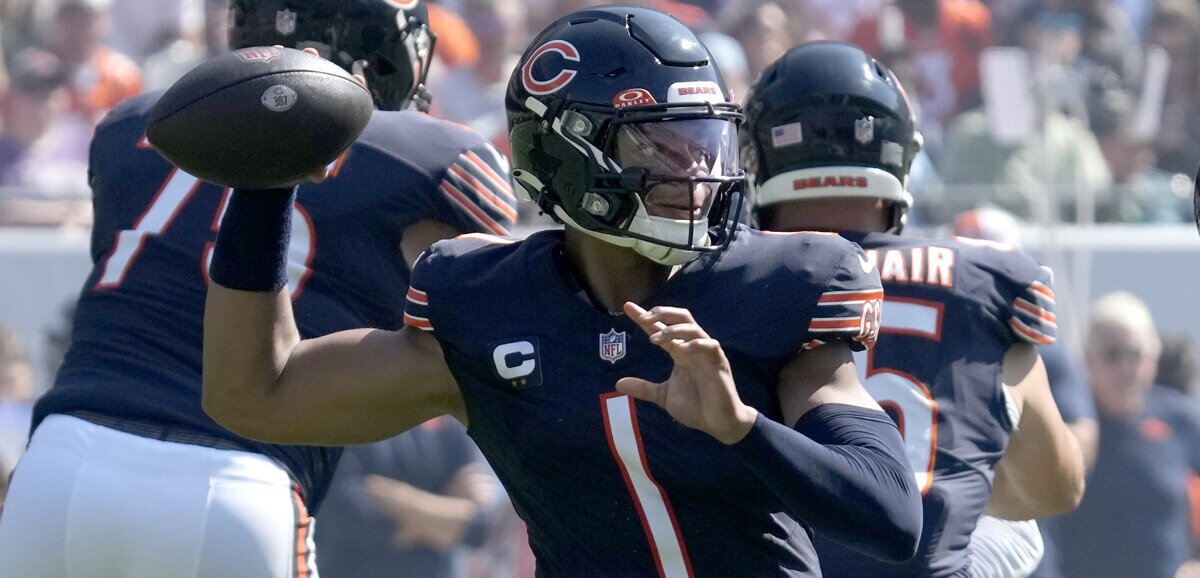 NFL Week 10 picks, odds, best bets: Bears, Justin Fields tame Lions;  Dolphins cover vs. Browns 