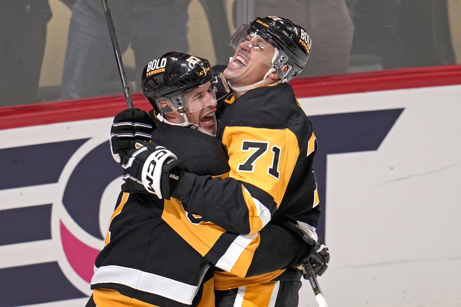 Crosby, Malkin Reach Milestones for Penguins; Avalanche Aiming to Stop Slide