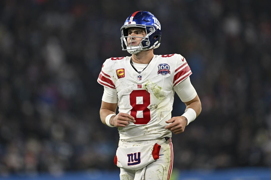 Daniel Jones Benched, Likely for Season; Giants Go Back to Tommy DeVito